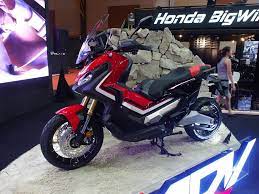 The frame is lighter, a redesigned seat makes ground reach easier and new bodywork heightens a rugged style that the. Boon Siew Honda Announces Pricing For X Adv And Crf1000l Africa Twin