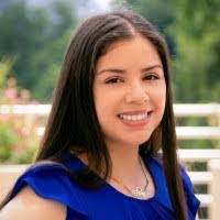 Dania Benavides's Instagram, Twitter & Facebook