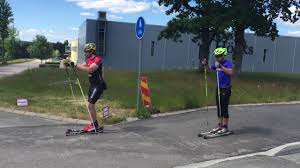 Free roller skating lessons for beginners with estro jen (founder of moxi roller skates) in this video estro jen teaches how to stop. Guy Falls Off Roller Skis Youtube