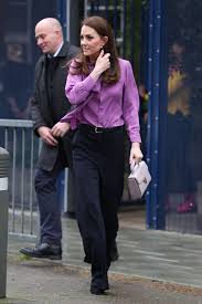 And while kate middleton sometimes wears pants or leggings during more informal or sporting events, she prefers to wear dresses herself. Kate Middleton Outfits The Duchess Went Out In Trousers And A Silk Blouse Today