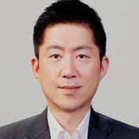 Derek Yohn's Instagram, Twitter & Facebook