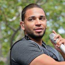 Dustin Richie's Instagram, Twitter & Facebook