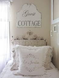 The shabby chic style is sort of a mix between vintage and bohemian. 25 Classy Bedroom Wall Decor Ideas To Style Up Your Space Chic Bedroom Junk Chic Cottage Shabby Chic Cottage