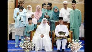 Datuk kazim elias sedia beri kerjasama kepada polis. Selamat Pengantin Baru Buat Atok Opah Metrotv