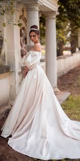 Stunning Off The Shoulder Wedding Dress With Puffy Sleeves Weddingdress Wedding Weddingdresses Bridal Wedding Dresses Ball Gown Wedding Dress Ball Dresses