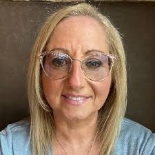 Amazon.com: How to Slay at Work: The darkly funny, twisted thriller from  Sarah Bonner! eBook : Sarah Bonner: חנות קינדל