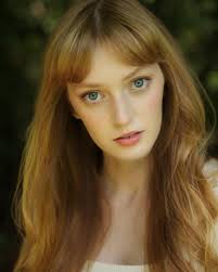 Leah Merritt's Instagram, Twitter & Facebook