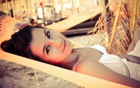 Free Wallpapers: Emma Stone as Gwen Stacy in Spider-Man 3 Wallpaper