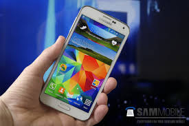 Bill detwiler cracks open the galaxy s5 and explains how samsung made the phone easier to repair by making it harder to open. Review Samsung Galaxy S5 Sm G900f Sammobile Sammobile