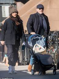 Sep 26, 2018 · rachel weisz and daniel craig are new parents! Rachel Weisz 49 And Daniel Craig 51 Seen On Rare Family Outing With Their Baby Daughter Daily Mail Online