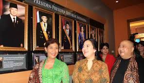 Born 23 january 1947) is an indonesian politician who served as the fifth president of indonesia from 2001 to 2004. Jadi Menteri Paling Muda Anak Megawati Soekarno Putri Raih Rekor Muri Indopolitika Com