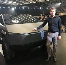 Последние твиты от tesla cybertruck▫(@cybertrucktesla). Tesla Trotz Panne 187 000 Vorbestellungen Fur Cybertruck Elon Musk Welt