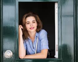 Book, nail polish,makeup, fashion · if you keep up with me on instagram, chances are you've heard me talk about my favorite takeout meal. Joana Ribeiro Concilio Tvi E Amazon Gracas A Ajudas