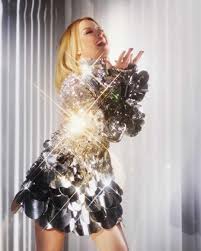 Слушать песни и музыку kylie minogue (кайли миноуг) онлайн. Kylie Minogue It S Time To Dress In Sequins And Glitter Through The Darkness Kylie Minogue The Guardian