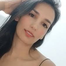 Laura Rueda's Instagram, Twitter & Facebook