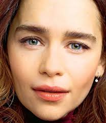 Are Aragorn and Arwen cousins?