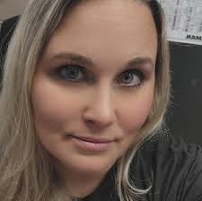 Meet our new Store Manager,Zarahy! She is excited to join our Oak Harbor  community and is ready to build strong relationships and help make a  difference within the community. Welcome ,Zarahy!