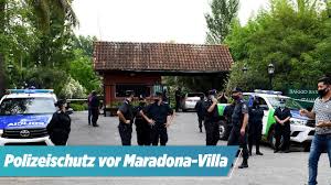 Incredulidad y conmoción en las redes. Hier Starb Die Legende Polizeischutz Vor Der Maradona Villa Youtube