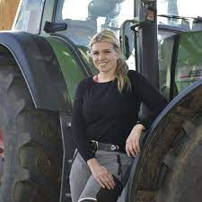Landwirtin aus Leidenschaft: Theresa Hilz aus Altensteig ist heute bei den  „Trecker Babes“