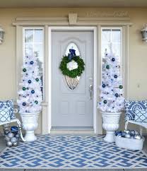 35 Frosty Blue And White Christmas Decor Ideas Digsdigs