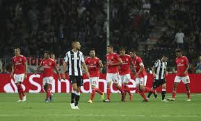 To εμπόδιο της μπενφίκα καλείται να περάσει ο παοκ στον τρίτο προκριματικό γύρο του champions league, σε μονό παιχνίδι που θα διεξαχθεί στις 15 ή 16 σεπτεμβρίου στην τούμπα. Paok Mpenfika 8elei Na 3orkisei Ton Efialth Ths Tessaras In Gr