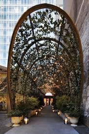Mondrian Soho Beauty And The Beast Inspired Ny Hotel Arquitectura Tropical Pergola Exterior Casa De Eventos