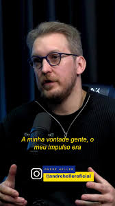 SAPATADA NO BERNARDINHO? 😂😂😂😂 Você consegue imaginar essa cena?  Hahahaha Momento descontraído onde André Heller conta essa pérola!  #volleyball #podcast #cortes #diversão #voleibol #bastidores ...