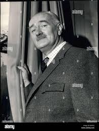 David raven mousetrap hi-res stock photography and images