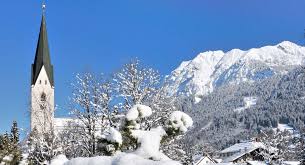 Erleben sie den grandiosen ausblick vom schiefen turm von oberstdorf ins stillachtal, auf den freibgersee und die oberstdorfer bergwelt. Oberstdorf Allgau Hotel Elements Oberstdorf Am Christlessee