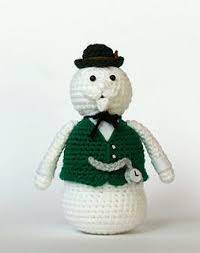 A Kindly Old Snowman With A Green Bowler Hat Sam Serenades His Audience With Chris Christmas Crochet Patterns Christmas Crochet Patterns Free Crochet Patterns