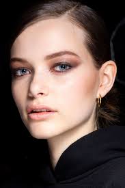 6 Autumn Winter 2020 Make Up Trends To Try Now Makeup Trends Fall Makeup Winter Makeup
