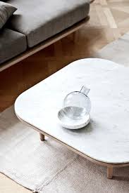 Gibt es couchtische aus marmor in besonderen farben? Couchtisch Fly Table Von Andtradition Bild 2 Couchtisch Marmor Wohnzimmertische Marmortisch