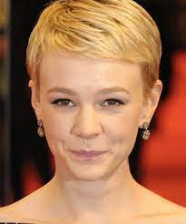 See pictures and shop the latest fashion and style trends of carey mulligan, including carey mulligan wearing pixie, short straight cut, short wavy cut and more. Carey Mulligan Hairstyles Hair Cuts And Colors