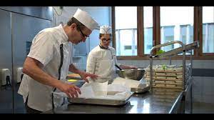 Pour vous assurer que vos recherches aboutissent nous recherchons un chef de cuisine en collectivité (scolaire+ médical) de formation culinaire (cap mini). Restauration Collective 30 Metiers Qui Recrutent Pour Tous Les Gouts