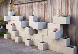 Graricima Y Tan Simple De Hacer Jardin Vertical Hecho Con Bloques De Cemento Vertikaler Garten Vertikaler Garten Diy Vertikale Gartenmauer