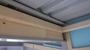 ガレージ内装diy part5 天井作り 骨組み作り 断熱材 石膏ボードと遮音シート貼り イナバ物置 自作 smart house cool life イナバ 石膏ボード 内装