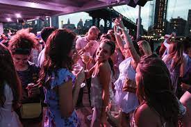 Host your event on a nyc party boat! Nyc Midnight Booze Cruises
