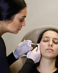 Refining your appearance by treating the whole face. (swipe to see!) 💉  Lifting the cheek 💉 Contouring the midface 💉 Brightening the undereye 💉  Defining the chin 💉 Hydrating the lip A