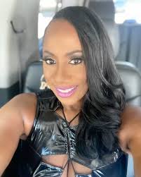 I’M JUST DOING MY THANG! 🤷🏾‍♀️🙏🏾, Refer to previous post if u don’t  know!!, PART 1, 2 & 3 —— S-W-I-P-E—-, #bet #hiphopawards #presenter  #rapcitydocumentary , Sooooo good seeing my #hiphop family peers ...