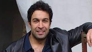 Pietro taricone news, gossip, photos of pietro taricone, biography, pietro taricone girlfriend list 2016. Pietro Taricone Chi Era L Attore Morto Col Paracadute La Sua Storia