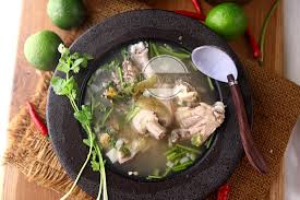 Biar mendidih, masukkan ayam dulu. Resep Sup Ayam Ala Kamboja Just Try Taste
