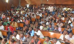 Cameroun - Université de Yaoundé 1: Quand les télécommandes remplacent les  stylos et papiers en salle d'examen - Camernews
