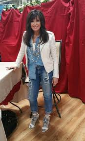 Marie Osmond Hot Curlers Hair Styke Long Layered Hair