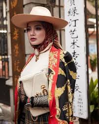 We are modern women who choose modest wear and we decide how we wear it. Fashion Neelofa Gucciss19 Event Shanghai Miss Viral Tv Women Hats Fashion Fashion Muslim Fashion