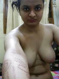 Indian girls doing naked selfie for boyfriend 