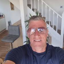 Whoevers house this is... you did an amazing job 👏 😂😂😂