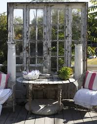 They can also make your own home … Shabby Chic Sichtschutz Aus Alten Turen Old French Doors Old Doors Ideas Outdoor Rooms