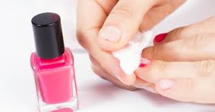 Bien que les deux matières appartiennent à la même famille (celle de l'acrylique), le mode de retrait n'est pas le même. Comment Retirer Son Vernis A Ongles Sans Dissolvant Fourchette Bikini