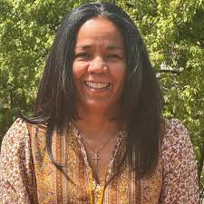 Denise Meza's Instagram, Twitter & Facebook