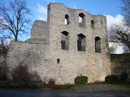 Bad lippspringe is situated on the western slope of the teutoburger wald, approx. Burg Lippspringe Wikipedia